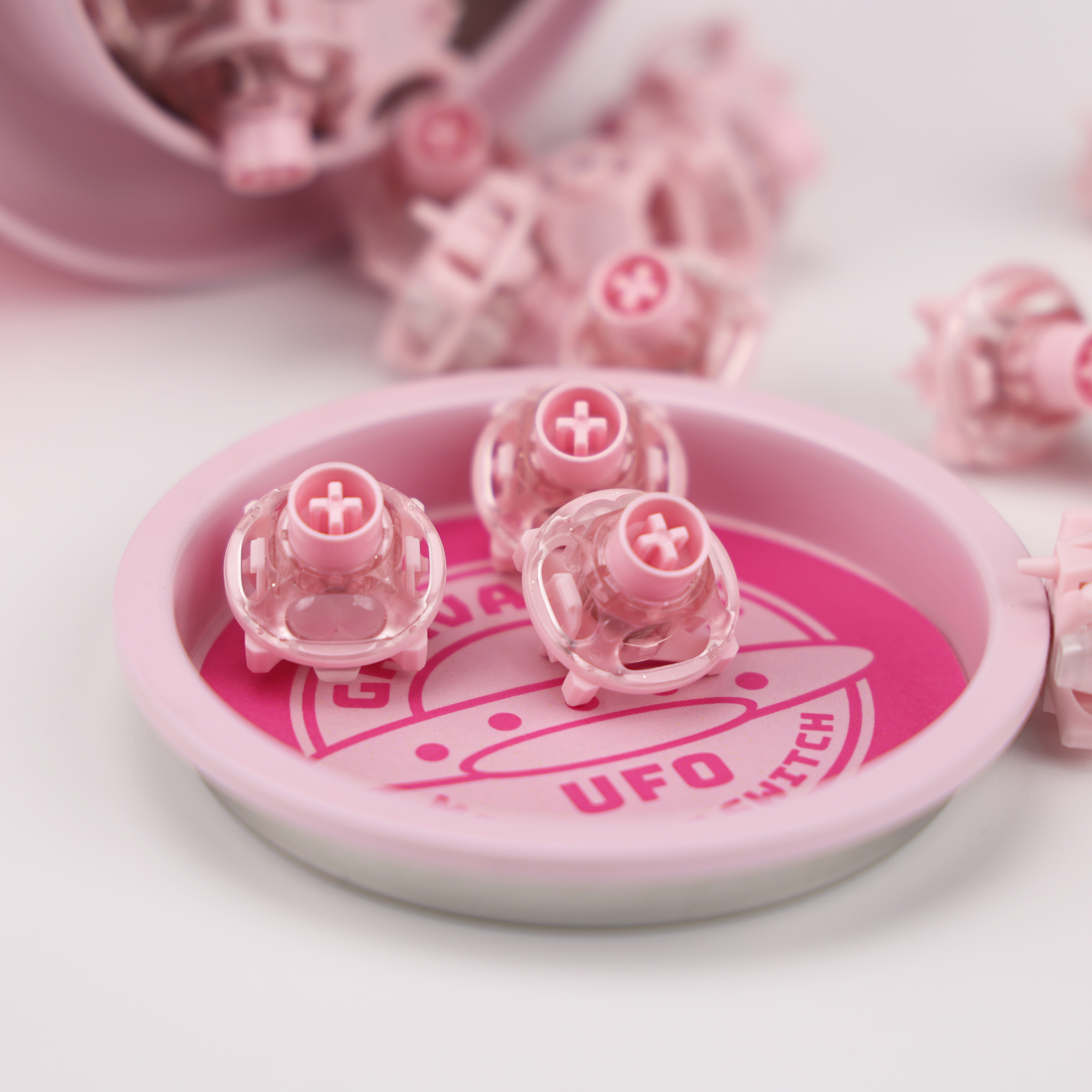UFO Peach Pink Magnetic Switch – Gaming Keyboard Thocky Bewertung und Preis